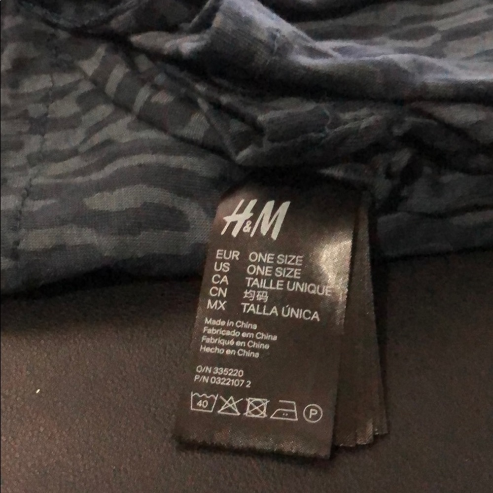 H&M Infinity Scarf - Picture 3 of 3